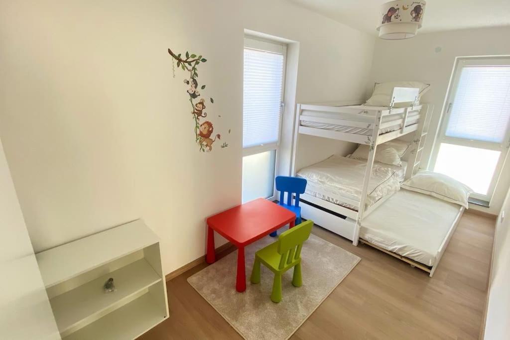 Strahlende Erdgeschoss-Wohnung Im Neubau Naehe Legoland Ichenhausen Exterior foto